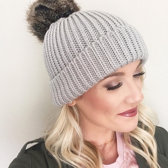 🆕 NWOT STELLA & DOT Chantal Pom Beanie❄️ - Picture 5 of 9